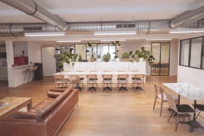 Open Space - 75009 - 7 postes - 500€