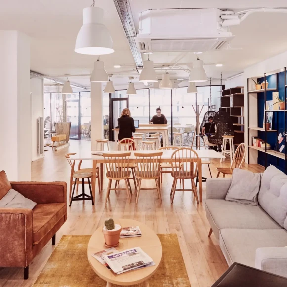 Bureau privé 17 m² 4 postes Coworking Rue de Sofia Paris 75018 - photo 8