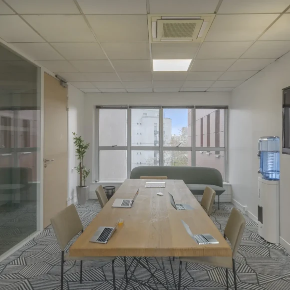 Bureau privé 18 m² 2 postes Location bureau Boulevard Edgar Quinet Colombes 92700 - photo 4