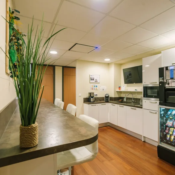 Bureau privé 10 m² 1 poste Coworking Avenue Neil Armstrong Mérignac 33700 - photo 5