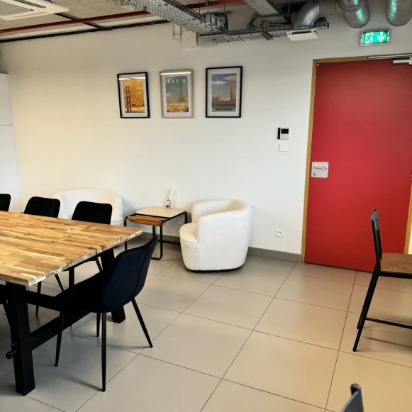 Open Space  16 postes Coworking Rue de Meyrin Ferney-Voltaire 01210 - photo 8