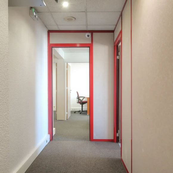 Bureau privé 10 m² 2 postes Coworking Avenue Berthelot Lyon 69008 - photo 8