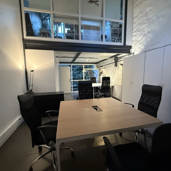 Bureau privé 28 m² 6 postes Location bureau Rue Dulong Paris 75017 - photo 1