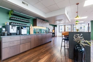 Bureau privé - 92210 - 2 postes - 700€