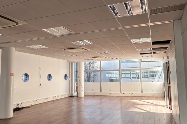 Bureau privé - 93500 - 15 postes - 1936€