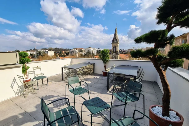 Bureau privé - 69003 - 3 postes - 600€