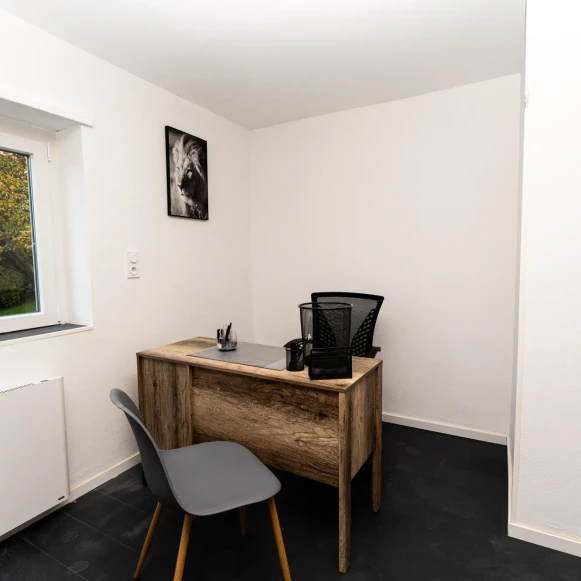 Bureau privé 14 m² 2 postes Location bureau Rue Jean Jaurès Brionne 27800 - photo 4