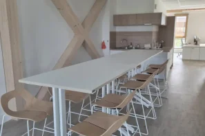 Open Space - 69800 - 24 postes - 250€