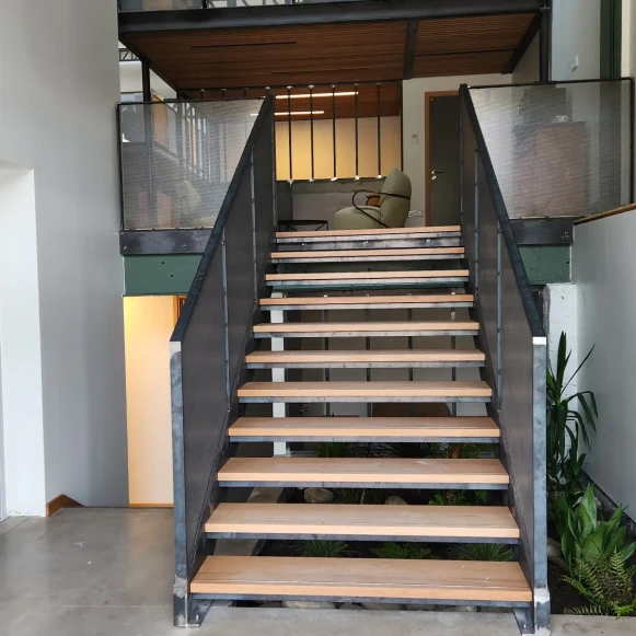 Bureau privé 24 m² 6 postes Coworking Avenue Jean Jaurès Lyon 69007 - photo 4