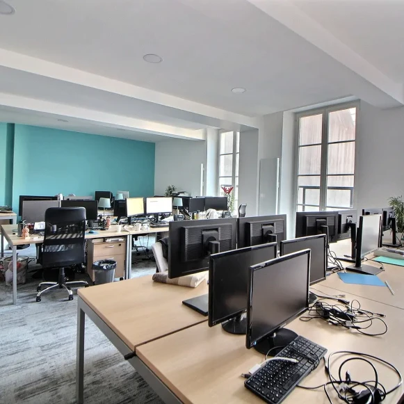 Espace indépendant 120 m² 20 postes Location bureau Rue Saint-Denis Paris 75002 - photo 2