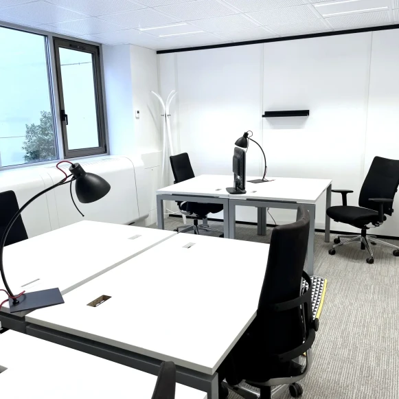Bureau privé 30 m² 6 postes Coworking Rue de Rouvray Neuilly-sur-Seine 92200 - photo 3