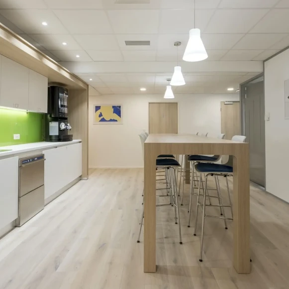 Bureau privé 25 m² 5 postes Coworking Rue Crepet Lyon 69007 - photo 4