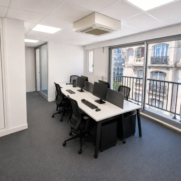 Espace indépendant 60 m² 12 postes Location bureau Rue de Courcelles Paris 75017 - photo 1
