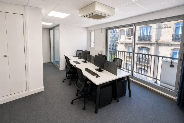 Espace indépendant - 75017 - 12 postes - 4200€