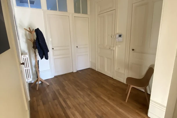 Bureau privé - 44000 - 1 poste - 300€