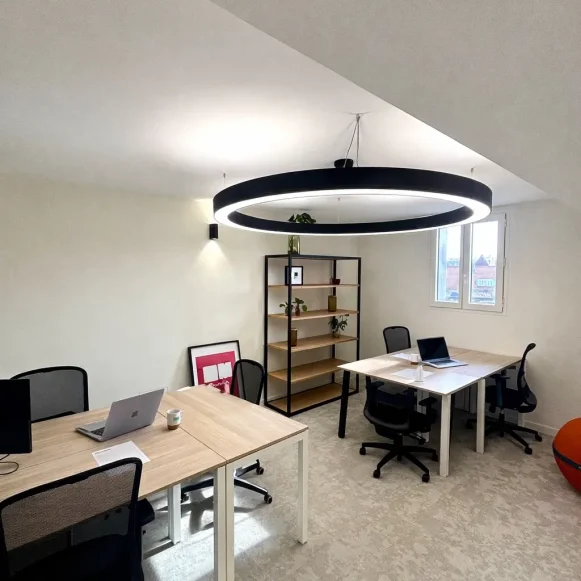Bureau privé 20 m² 6 postes Location bureau Rue Turenne Bordeaux 33000 - photo 1
