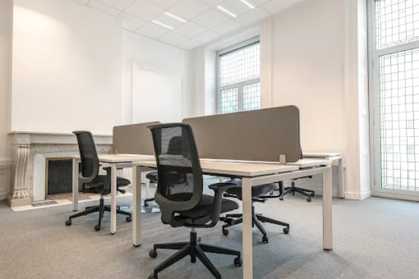 Bureau privé - 63000 - 4 postes - 1243€