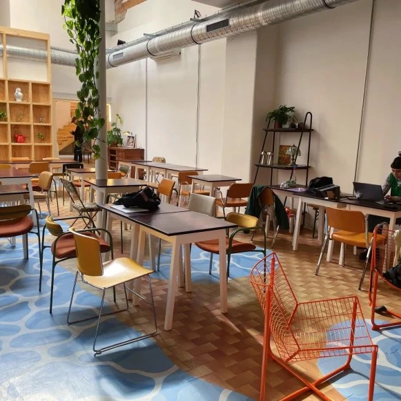 Bureau privé 29 m² 6 postes Location bureau Cours Julien Marseille 13006 - photo 2