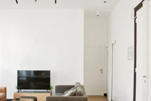 Espace indépendant - 75002 - 18 postes - 11000€