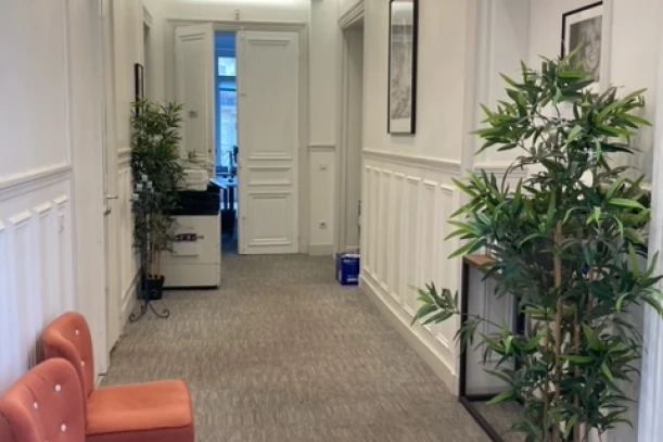 Bureau privé - 75008 - 8 postes - 3300€