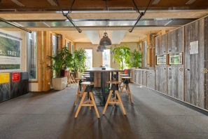 Espace indépendant - 78000 - 90 postes - 36900€