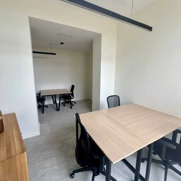 Bureau privé 21 m² 5 postes Coworking Rue Turenne Bordeaux 33000 - photo 1