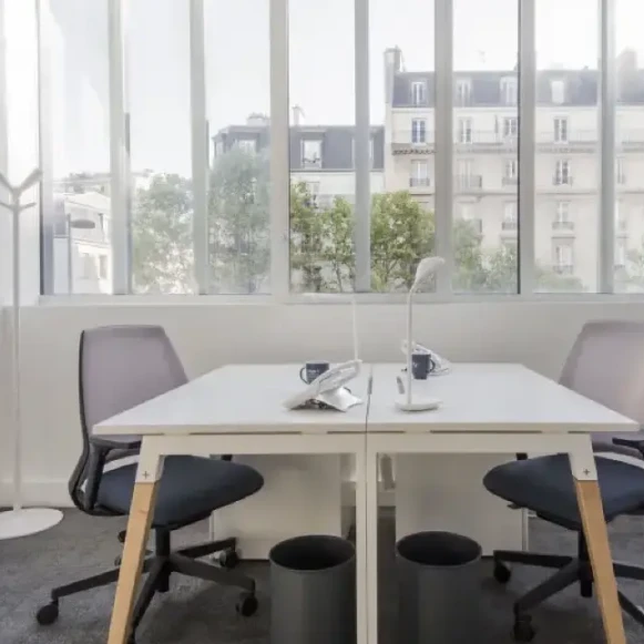 Bureau privé 22 m² 6 postes Coworking Avenue du Maine Paris 75015 - photo 1