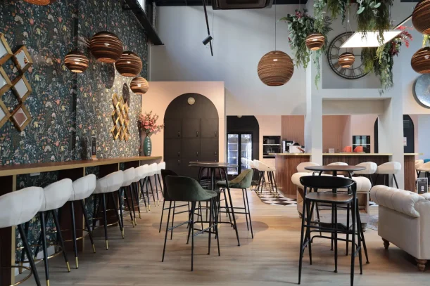 Espace indépendant - 75003 - 43 postes - 32000€