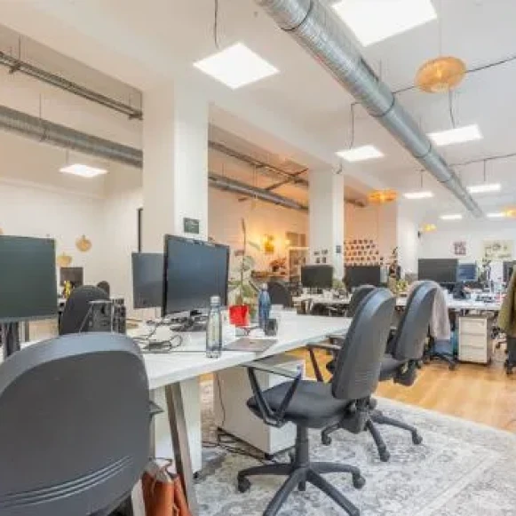 Bureau privé 220 m² 40 postes Location bureau Rue du Faubourg Saint-Denis Paris 75010 - photo 8