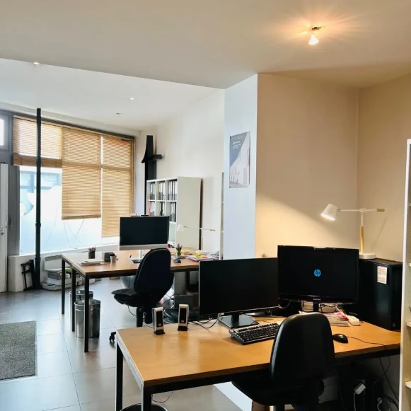 Open Space  6 postes Location bureau Rue des Orteaux Paris 75020 - photo 1