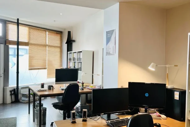 Open Space - 75020 - 6 postes - 380€