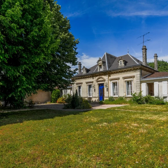 Bureau privé 19 m² 4 postes Location bureau Route des Graves RN113 Portets 33640 - photo 1