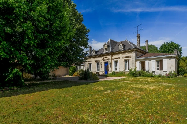 Bureau privé - 33640 - 6 postes - 546.4€