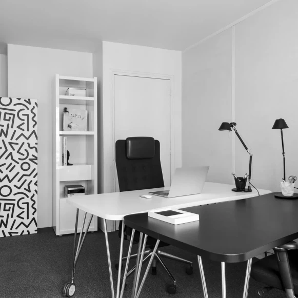 Bureau privé 17 m² 2 postes Coworking Rue de l'Ave Maria Paris 75004 - photo 1