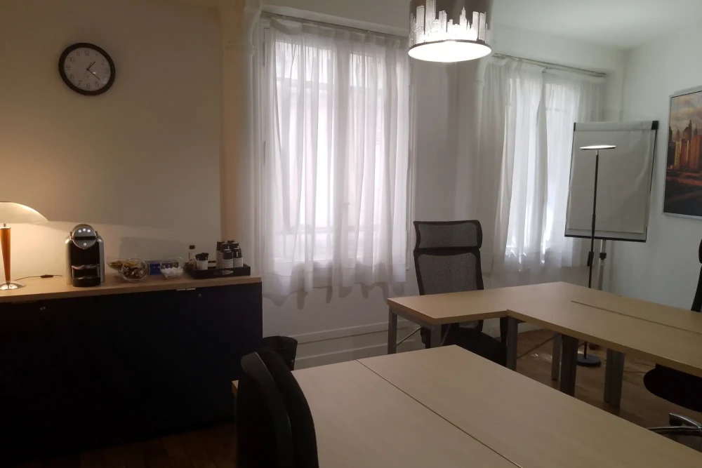 Bureau privé - 75011 - 5 postes - 350€
