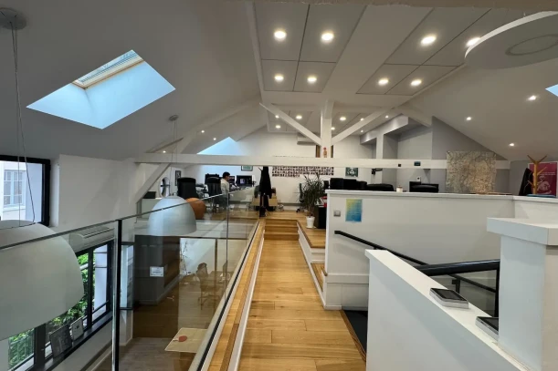 Espace indépendant - 69007 - 30 postes - 9000€