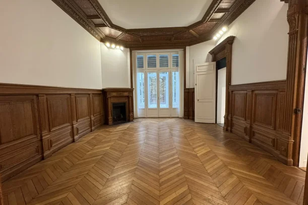 Open Space - 75017 - 2 postes - 650€