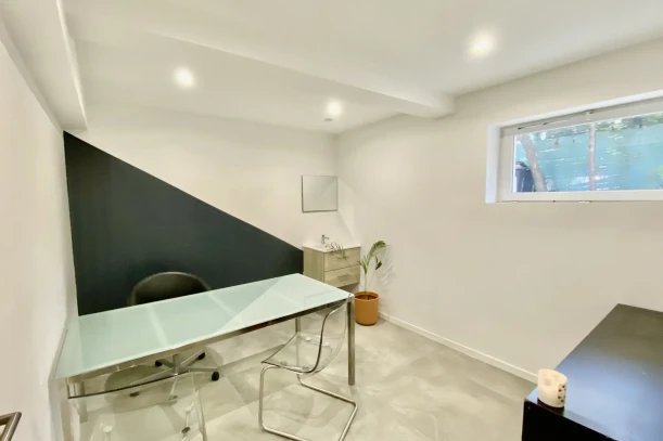 Bureau privé - 13008 - 2 postes - 490€