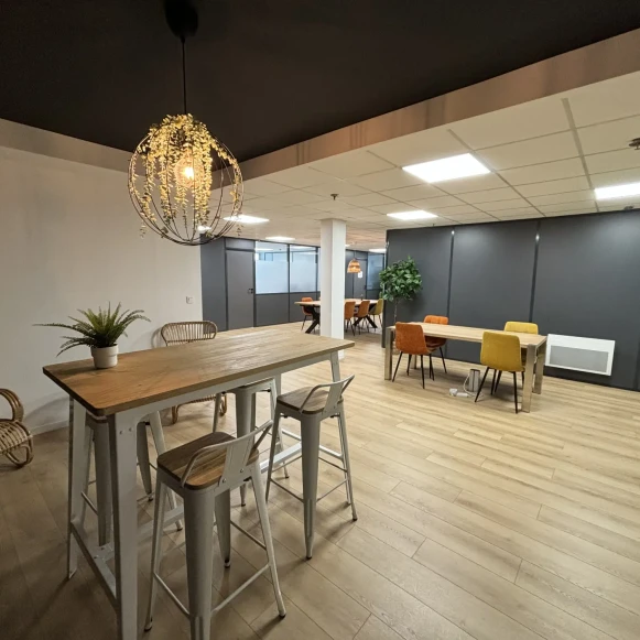 Bureau privé 22 m² 3 postes Coworking Rue Victor Baltard à Tourcoing Tourcoing 59200 - photo 6