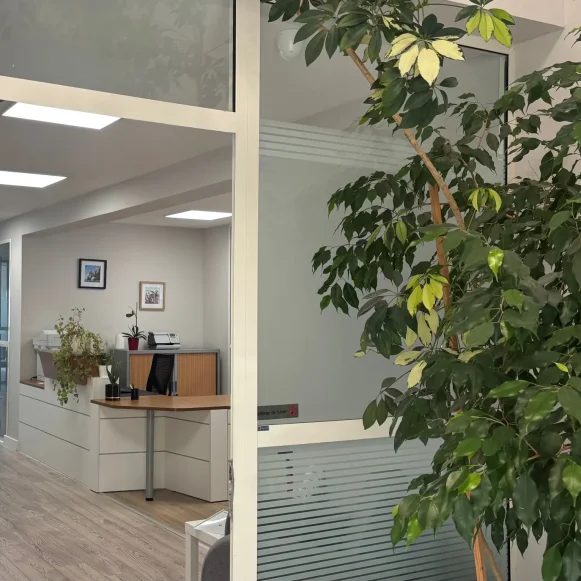 Bureau privé 18 m² 3 postes Coworking Chemin des Vernèdes Puget-sur-Argens 83480 - photo 4