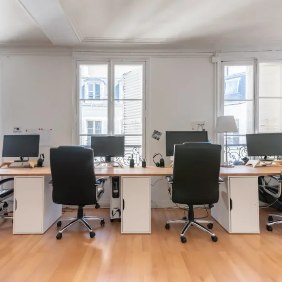 Espace indépendant 70 m² 13 postes Location bureau Rue de Caumartin Paris 75009 - photo 3