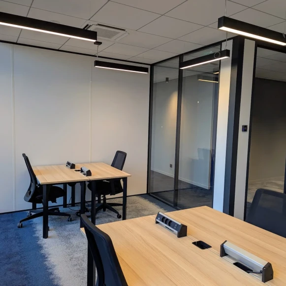 Bureau privé 22 m² 6 postes Location bureau Avenue Raymonde Chauvet Nantes 44300 - photo 4