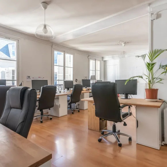 Espace indépendant 70 m² 13 postes Location bureau Rue de Caumartin Paris 75009 - photo 5