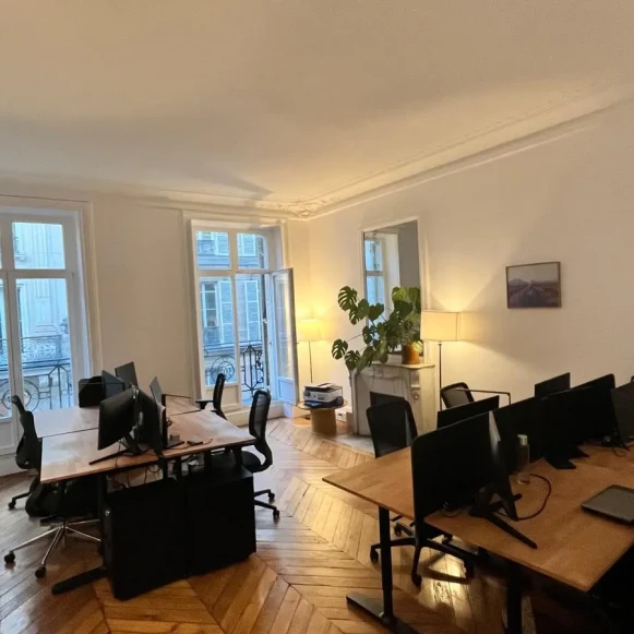 Bureau privé 25 m² 8 postes Coworking Rue Drouot Paris 75009 - photo 2