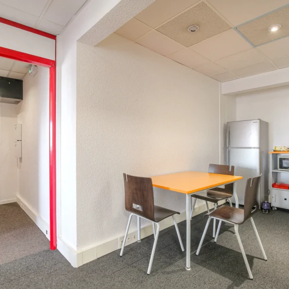 Bureau privé 9 m² 1 poste Coworking Avenue Berthelot Lyon 69008 - photo 5