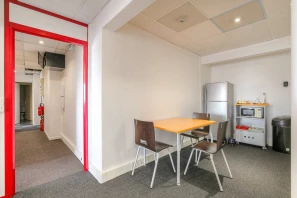 Bureau privé - 69008 - 1 poste - 500€