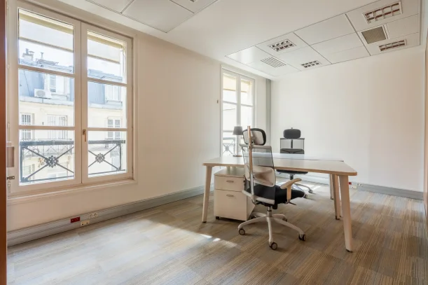 Bureau privé - 75001 - 2 postes - 1590€