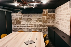 Open Space - 69003 - 8 postes - 200€