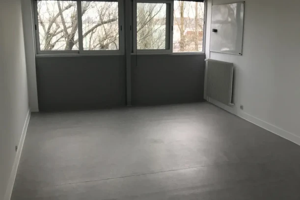 Bureau privé - 91420 - 29 postes - 7250€