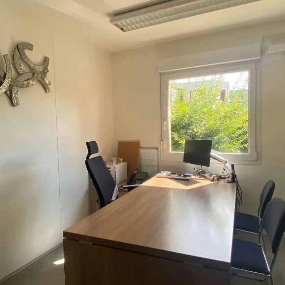 Bureau privé 10 m² 1 poste Coworking Rue Joseph Cugnot Bourgoin-Jallieu 38300 - photo 1